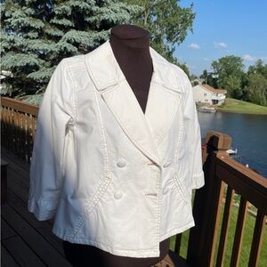 White cropped swing blazer